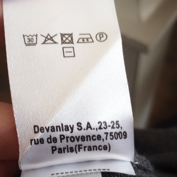 Lacoste Men's Gray V-Neck Sweater Classic Knit SZ.L-5 EUC - Picture 9 of 9